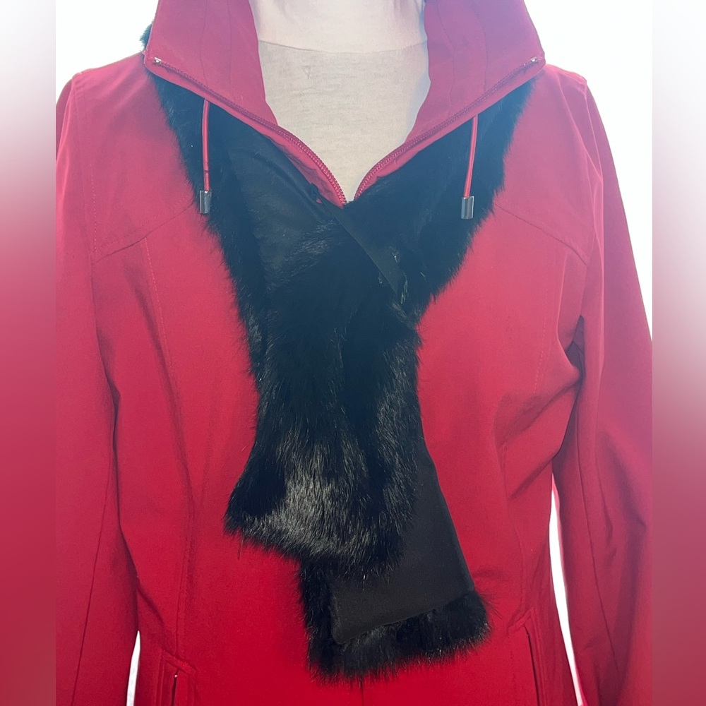 New with tags Black genuine Fur Trim scarf